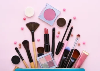 7 Makeup Tips To Look Your Best On Video