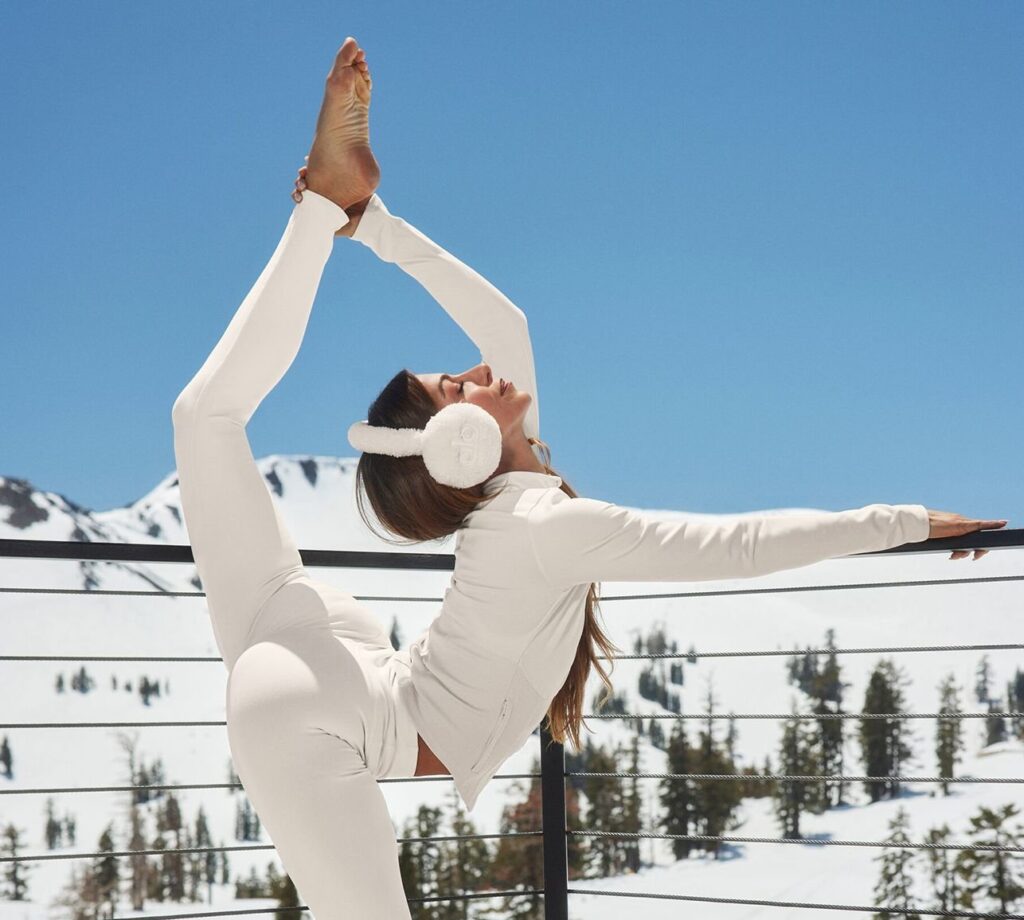 Alo Yoga - Winter Whites