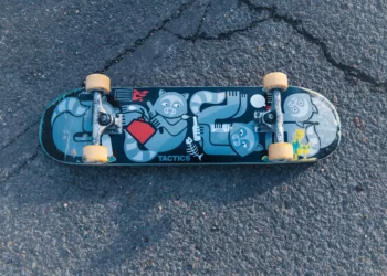 TACTICS - Skateboarding, Snowboarding, Skate Shoes